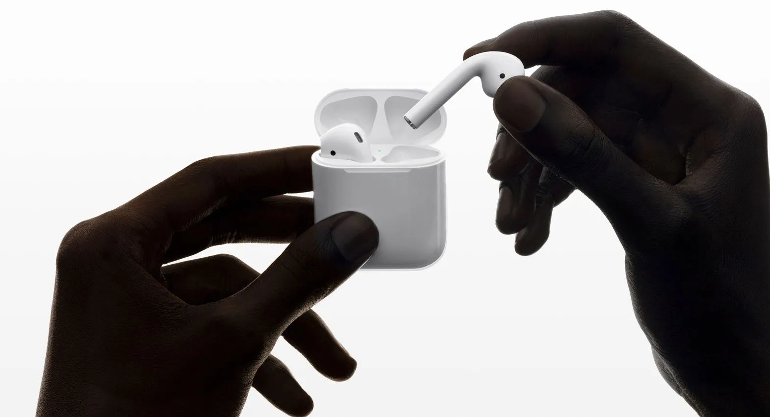 Vỏ sạc AirPods thế hệ thứ hai với thiết kế bo tròn, minh họa vị trí đèn trạng thái.